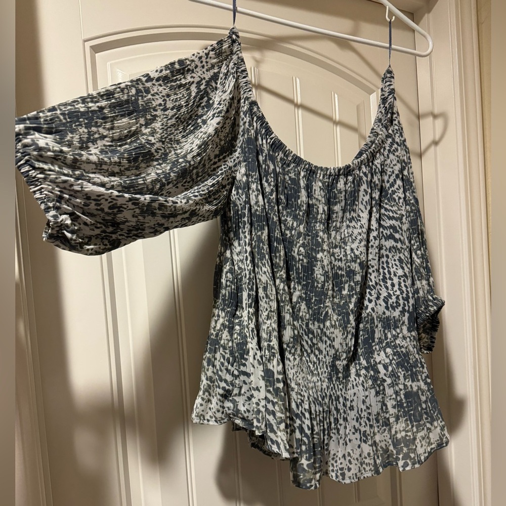Women’s blouse